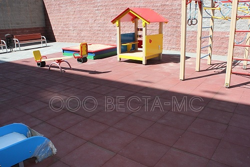 Детская площадка из резиновой плитки